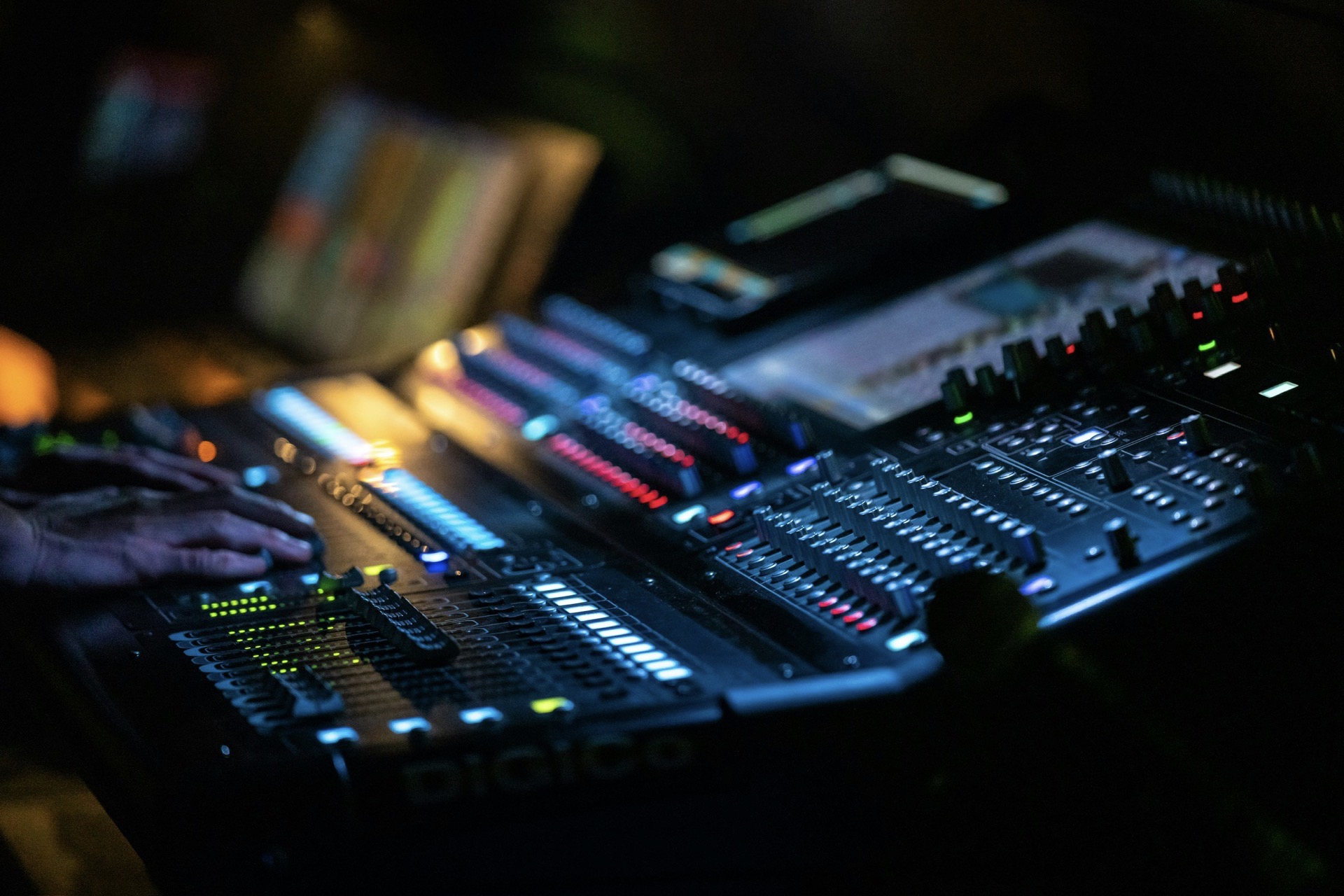 Professional Sound & Lighting for Live Gigs in Sydney